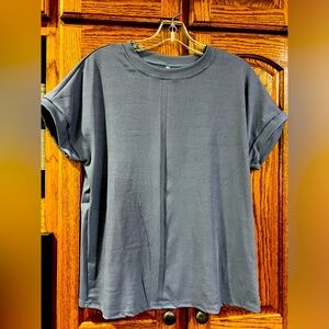 Ladies top. New. Medium